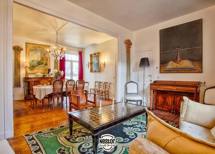 Del Arte — Family House, Sea View & Parking Penzion *